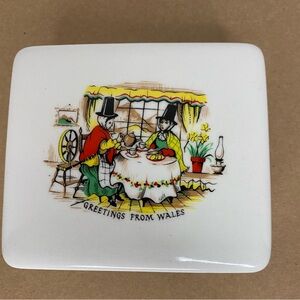Vtg Old Foley James Kent Ltd Souvenir Bone China Trinket Box with Lid From Wales